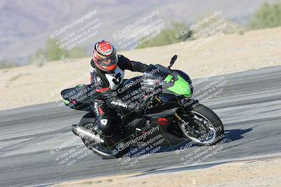 media/Dec-01-2025-Moto Forza (Mon) [[2daa91e15f]]/2-Intermediate Group/Session 4 Turn 9/